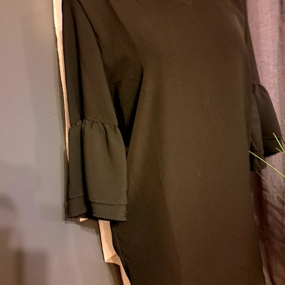 Black dress- Size- Large. Bell cap sleeves - Picture 3 of 5